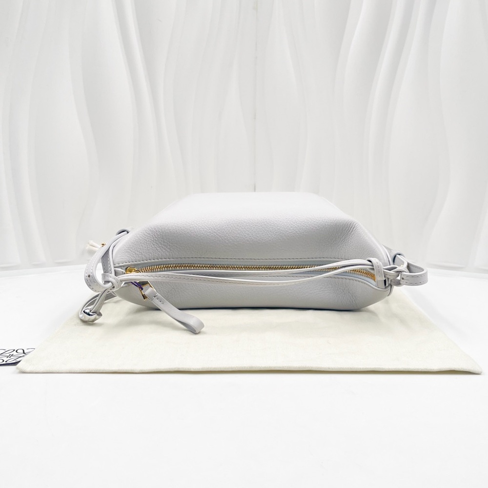 LOEWE Hammock Hobo Bag Light Grey Grained Calfskin - Picture 5 of 13